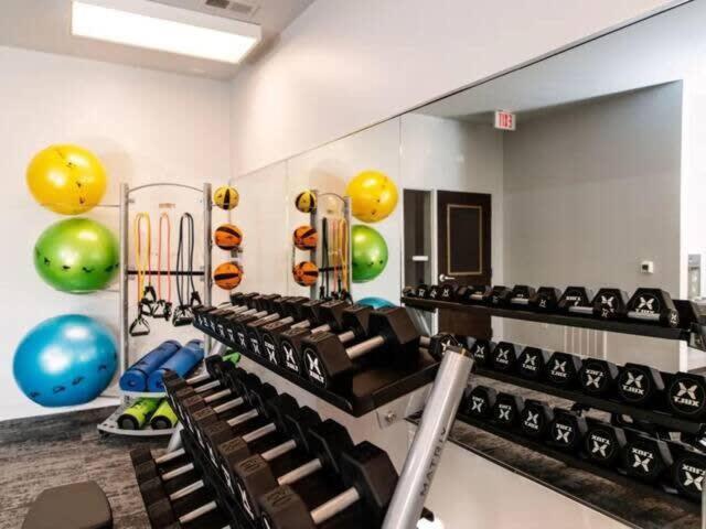 Cozysuites Spacious 2Br Next To Whole Foods Индианаполис Екстериор снимка